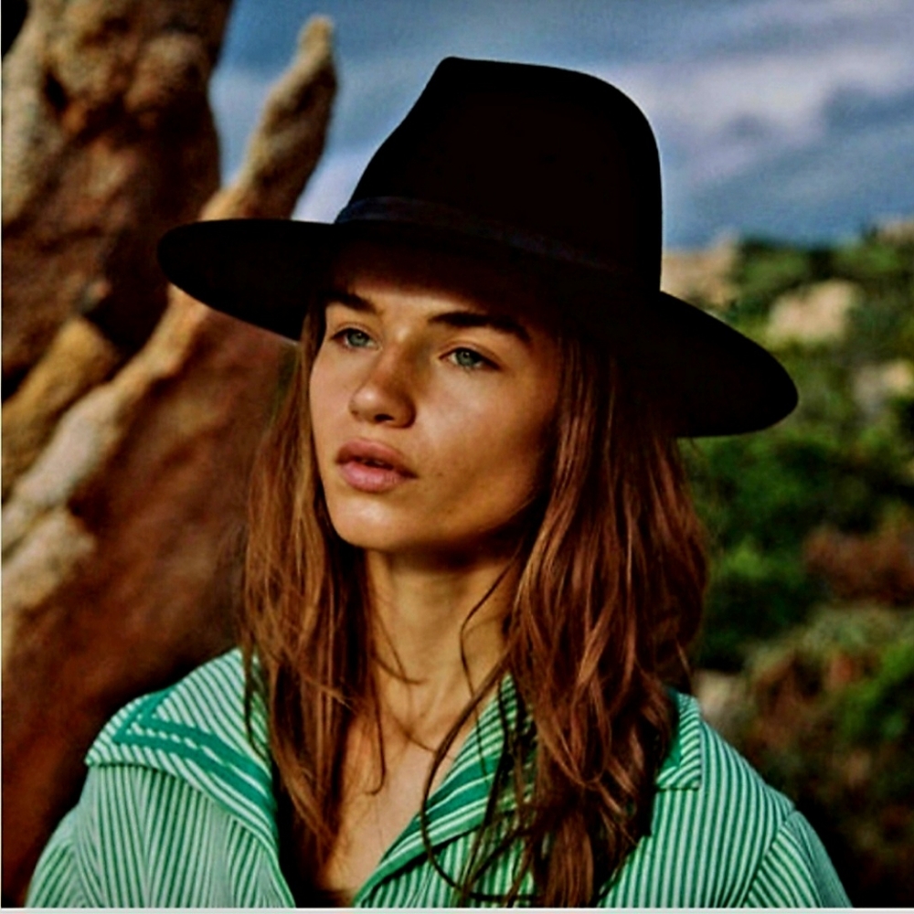 Lack of color Fedora Black Hat